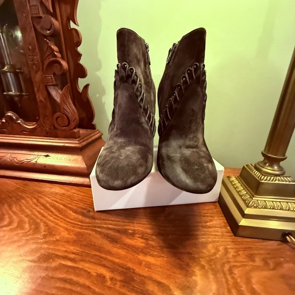 Sigerson Morrison Suede Leather Fringe Ankle Boots 4” Heel Size 7.5 MSRP $695 - Picture 6 of 11